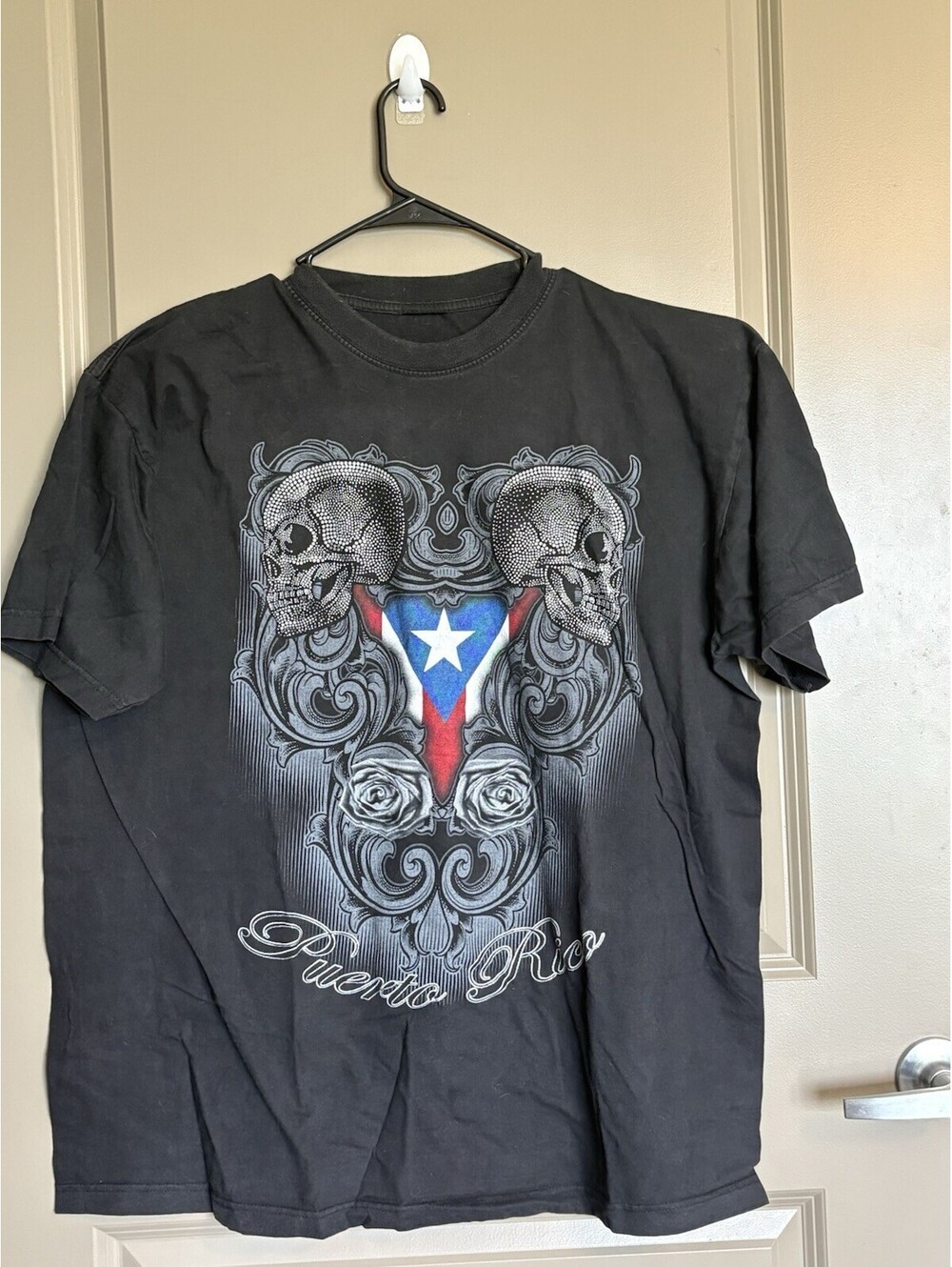 Men’s 2XL Puerto Rico Flag  & Skulls T-Shirt